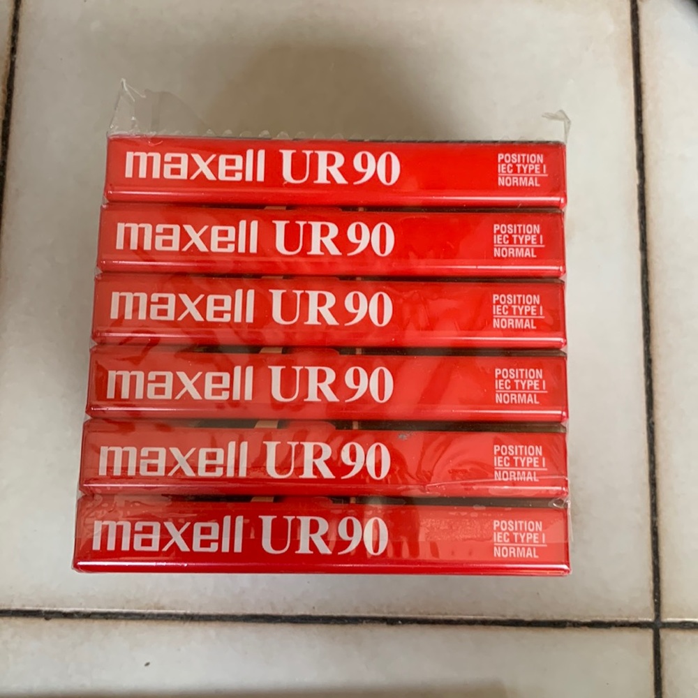 6 blank cassette tapes